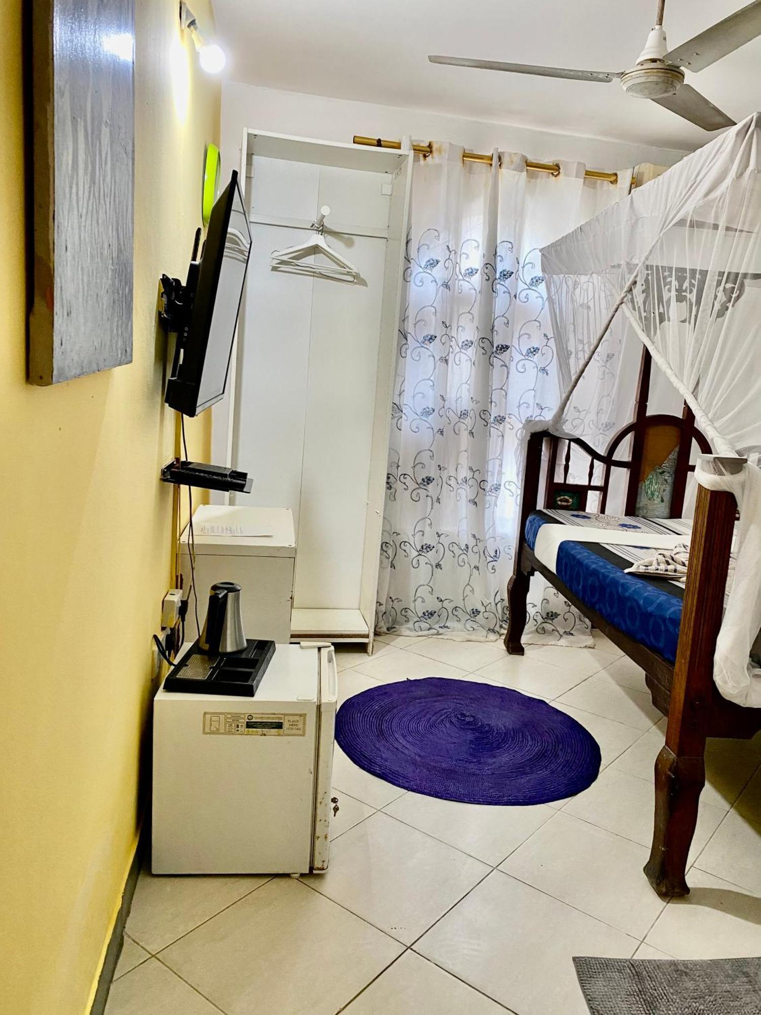 Kelele Square Bed & Breakfast Zanzibar Екстериор снимка