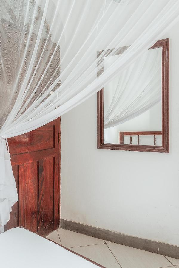 Kelele Square Bed & Breakfast Zanzibar Екстериор снимка